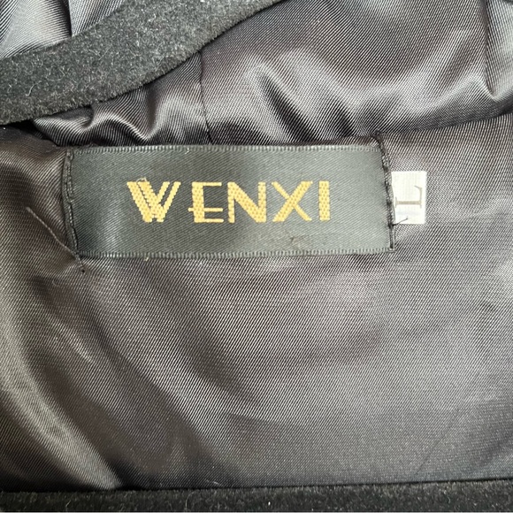 Faux fur warm coat. See comments about size. No flaws - Picture 6 of 7